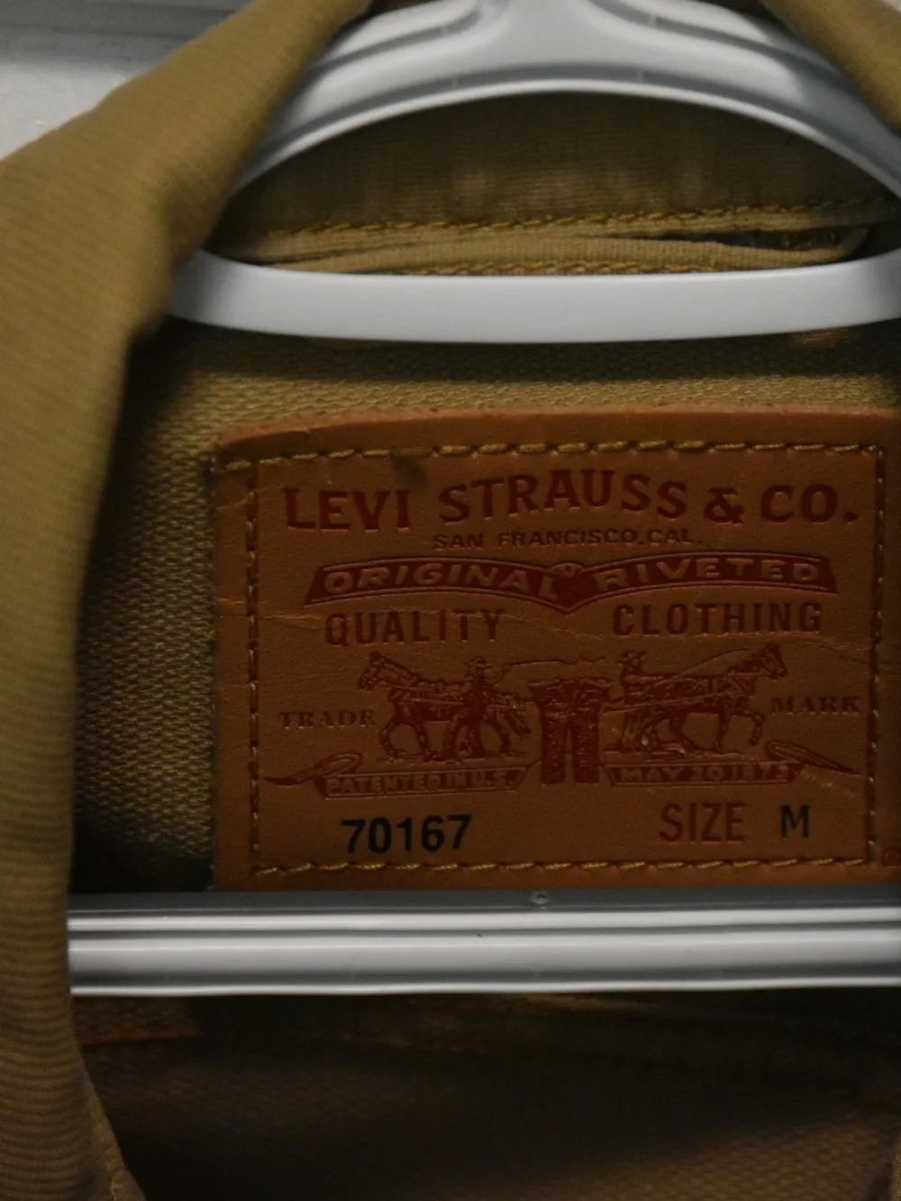 Levi's Tan Jacket - Picture 2 of 4